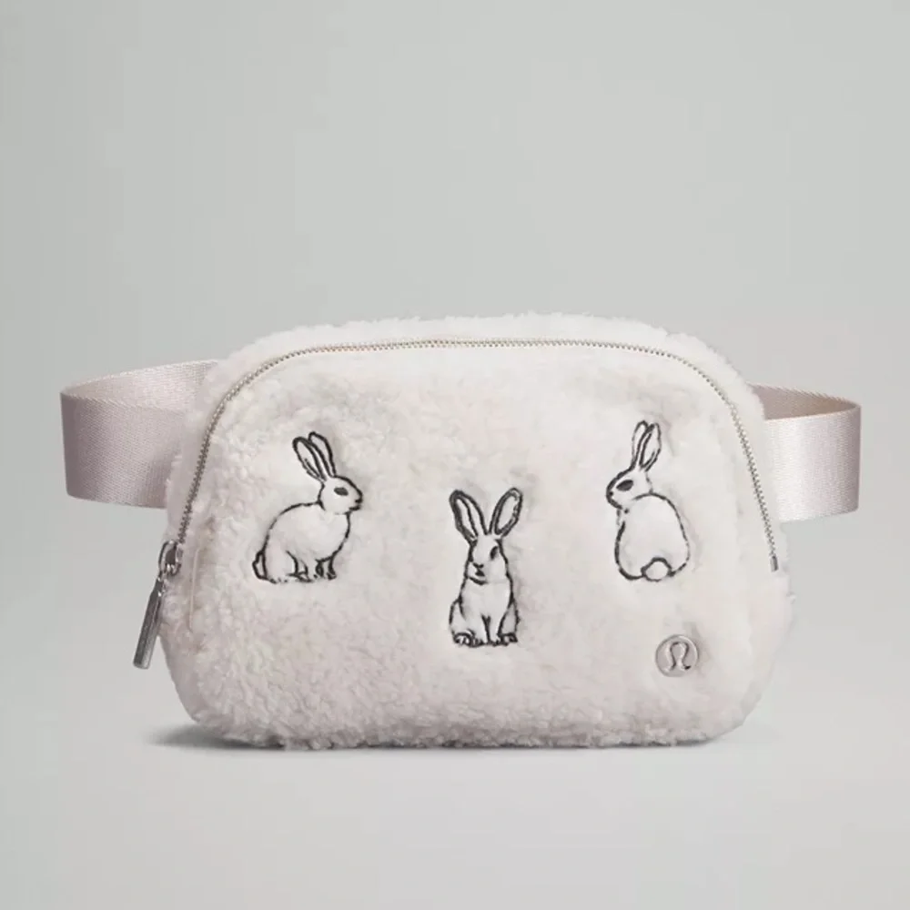 NWT Lululemon Exclusive New Year Fleece Everywhere Belt Bag - Picture 4 of 9